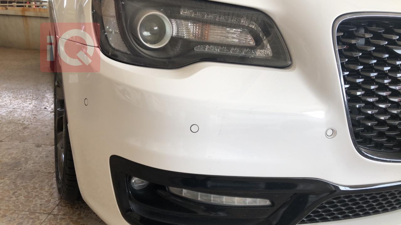 كرايسلر 300